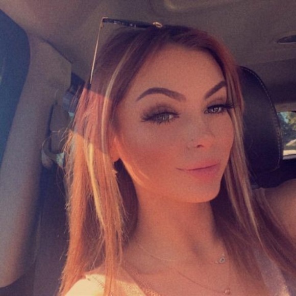 Meet your Posher, Isabel - Picture 1 of 1